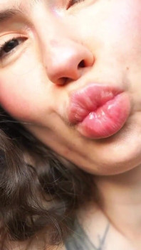 GuardaMi stuzzicare con le mie braccia pelose selvagge e le mie fossette sensuali