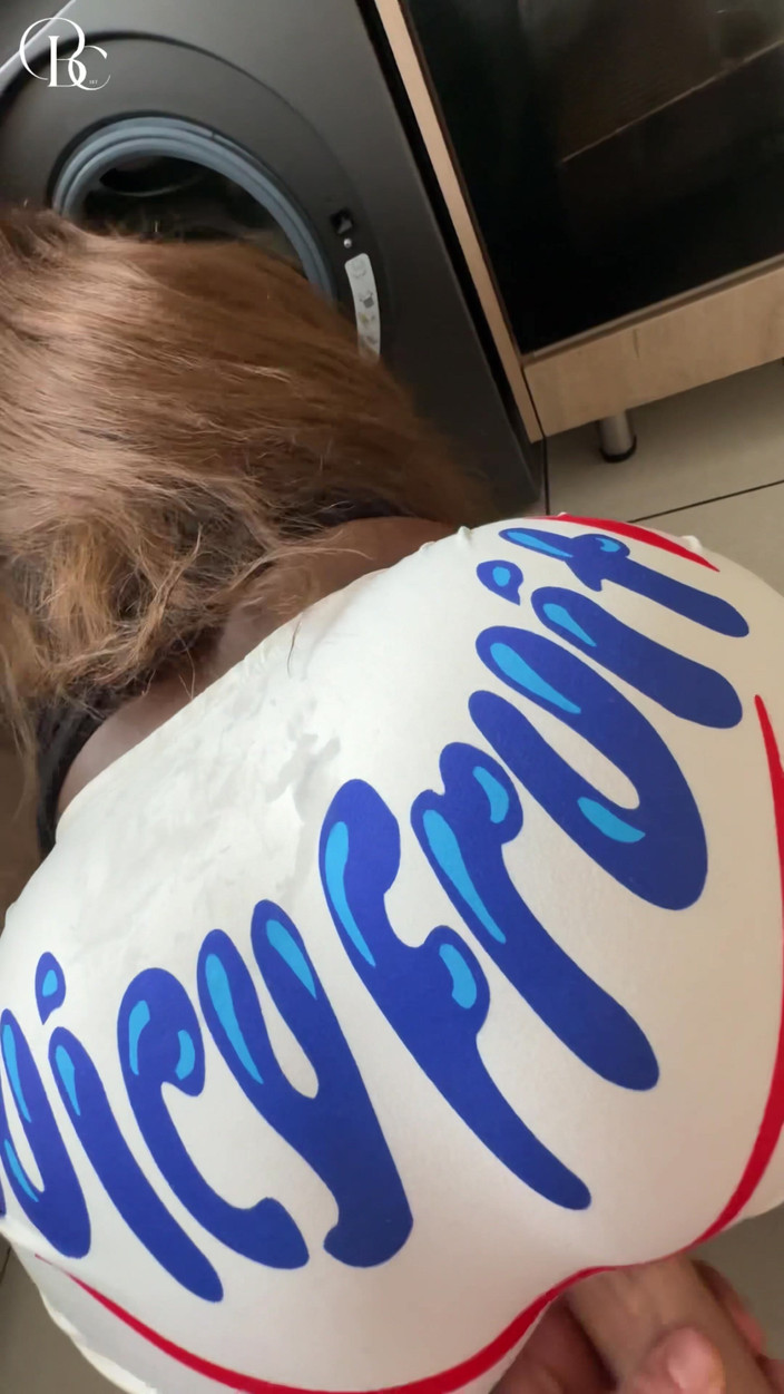 BootyClapper187: 보짓물이 가득한 과일을 따먹는 거유 흑인 소녀