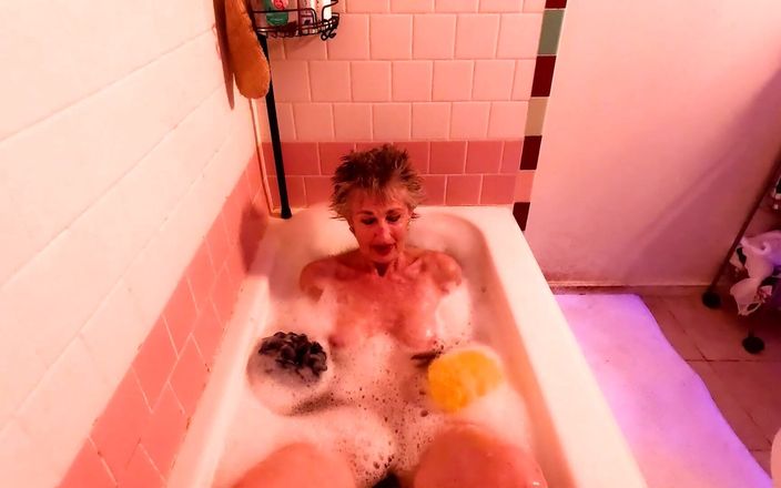 FromThisNight: Bad och avsugningar