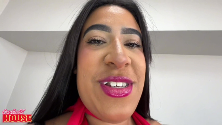 CuckoldHouse: Esta Morena Casada Es Muy Apasionada, Y Su Marido Cornudo...