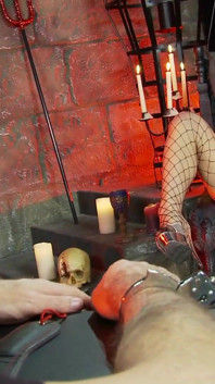 Sexy slut invents sexy games for her man