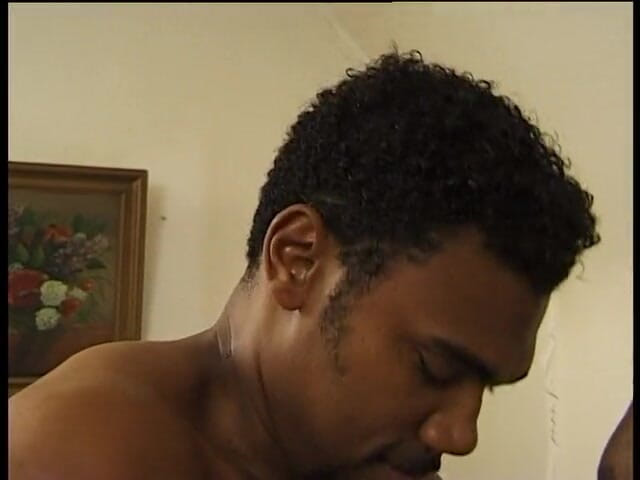 Xfucks: Nadržená babička kouří a plácá ptáka černocha