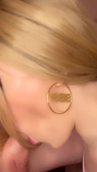 Une tapette suce une bite pour une énorme dose de sperme deux fois de suite - Jessica Bloom