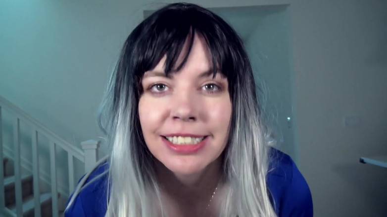 Lovely Lilith: Rückkehr zum vollbusigen friseur