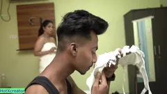 S’il te plaît, viens me baiser la chatte toute la nuit ! Une bhabhi se fait baiser