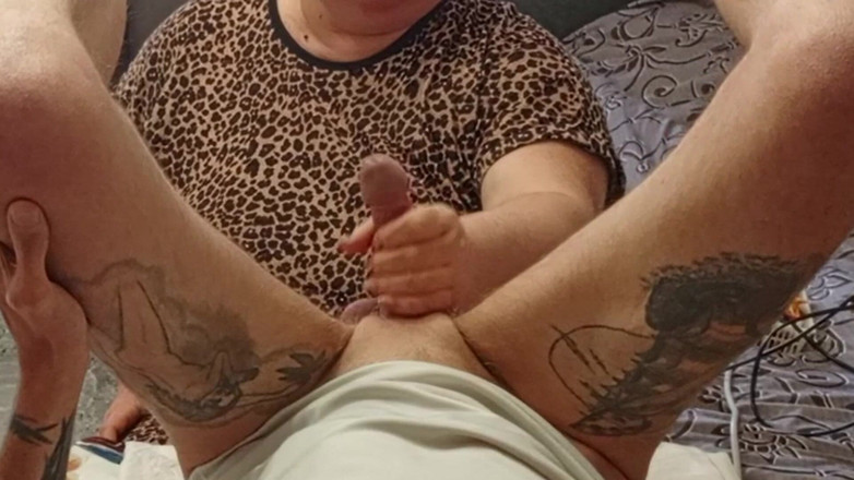 Zona901: Соседка играет с моим членом с ее ртом и руками, пока я не кончу