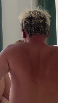 Sekstape - een jong stel dat echte seks heeft, live gefilmd op webcam voor fans