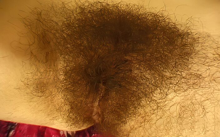 Horny Hairy Girls: Naturalne owłosione amatorki ssie Dicka Zephyra