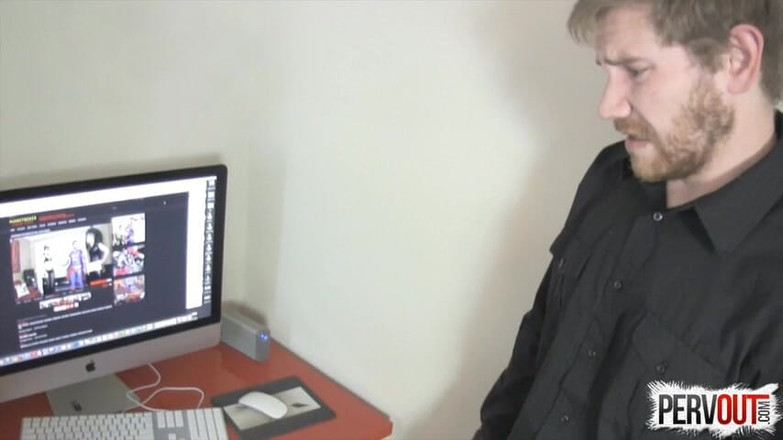 ManUpFilms: Beccato a masturbarsi al lavoro