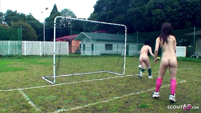 Asian porn collection: Japan-teen gibt nach dem fußballschiedsrichter einen tittenfick