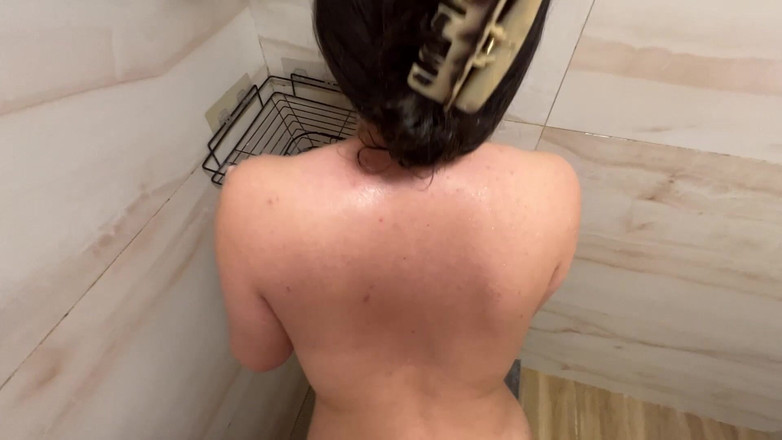 Couple Of Pleasure: Sexo duro en la ducha