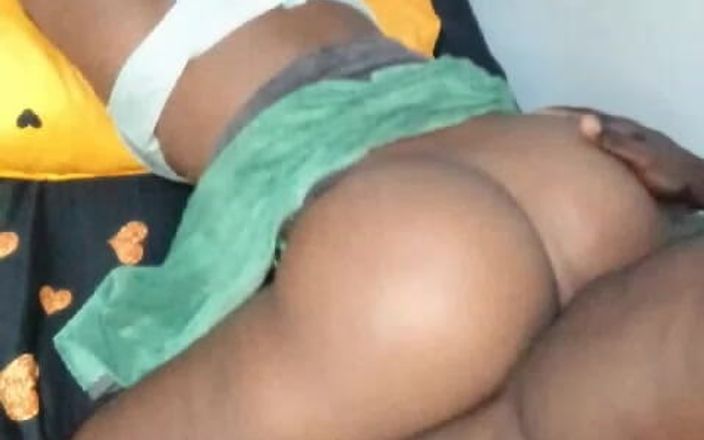 NaturalFck: Entregador com pau grande fode peituda atriz pornô e dá...
