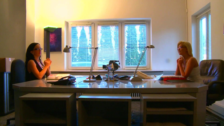 Horny girls want to fuck: Alisha Tatlı Iç Çamaşırı Ve Topuklu Ayakkabılarla Azdırıyor