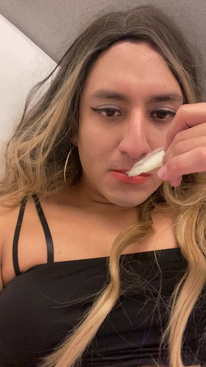 Natalia Valera: Masturbuji a piju vlastní sperma