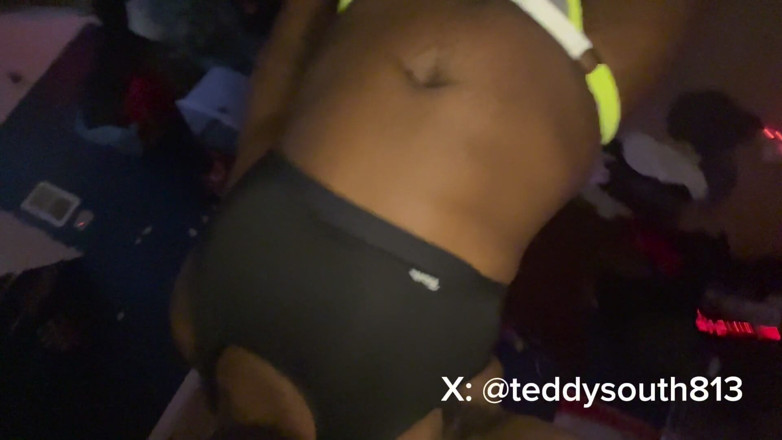Teddy south: Senaman dan pancutan mani