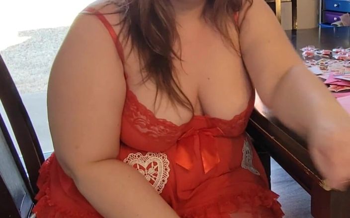 KinkyKatie: Aku sangat bersemangat untuk merayakan hari kasih sayang bersama kalian...