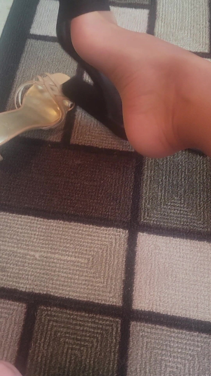 Feet Lover: на каблуках и нейлоне и кончаю на каблук