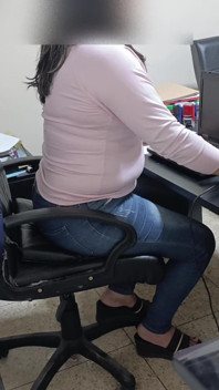 Mon patron au travail m’a demandé de la baiser tous les jours en échange d’une augmentation ! Elle a dit qu’elle voulait être ma maman suceuse
