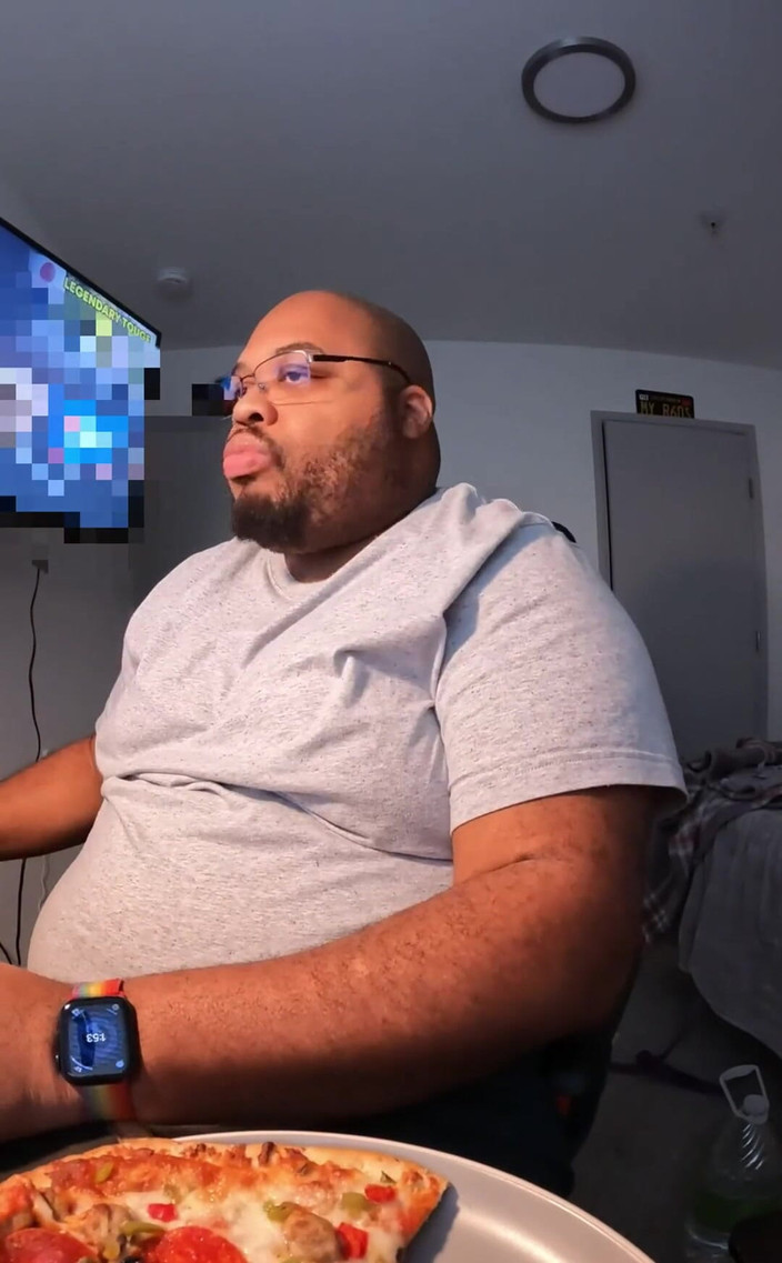 Blkhole420: Giờ nghỉ trưa pizza