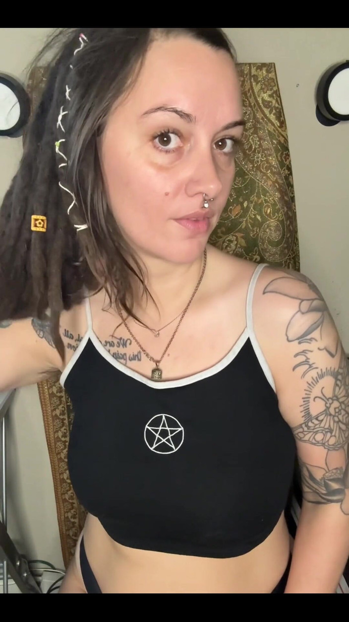 Chery Trees: Kult pod pachami i palenie dokuczać z Chery Trees