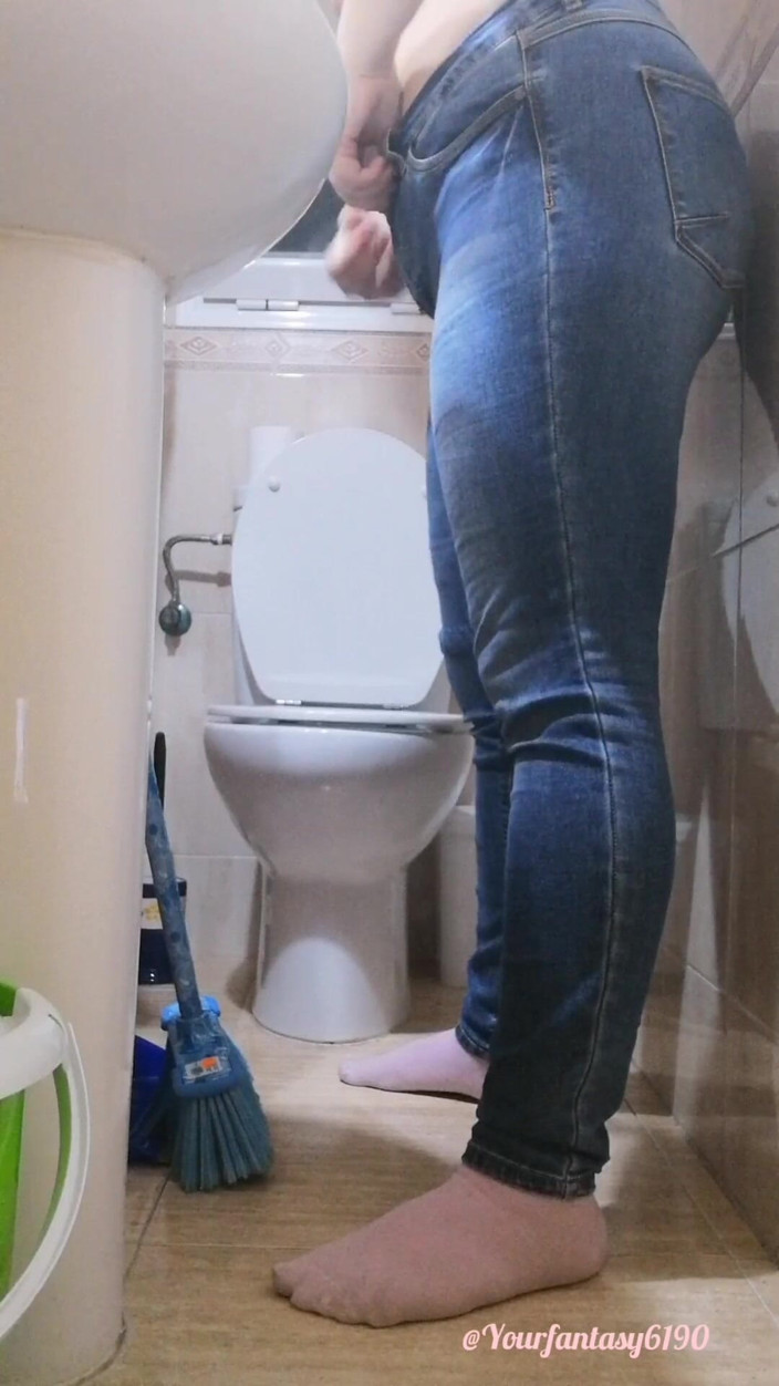 Your fantasy studio: Je me regarde dans les toilettes 2