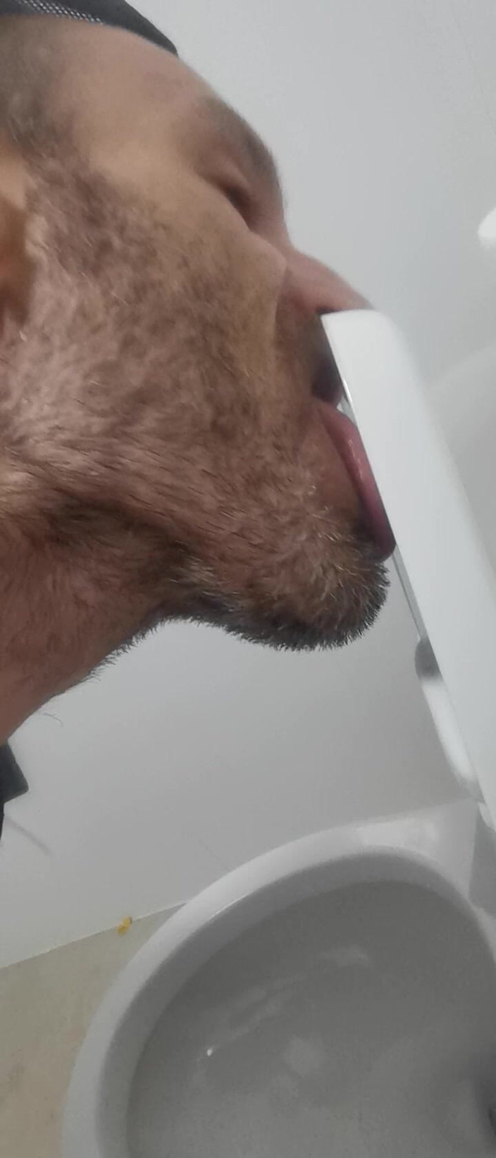 NeatGame458: Erkeklerin umumi tuvaleti beni çok azgın yapıyor