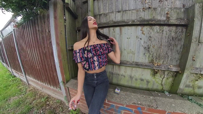 VR smokers HD-2D Videos Only: Kim Model - Ciemne dżinsy