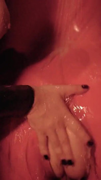 Seksowne lesbijki petting w lateksowych darmowych filmach porno