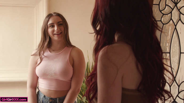 Girl Girl XXX: ペネロペとジェシカが別の濡れた状況で滑る