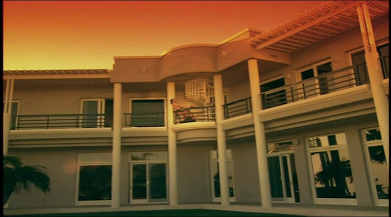Porncentro: Romantic stud screws his wife hard on the balcony