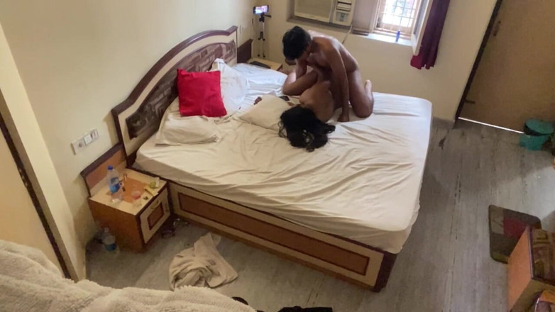 Deshi616263: Indisk ex-flickvän knullas hårt av stor kuk pojkvän
