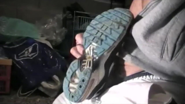 Sneaker gay: Sally boy masturbation in sneaker
