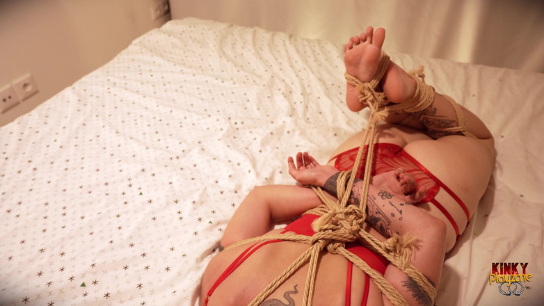 KinkyPlayzone: Nyctalope este legată și cu căluș - versiune 2K