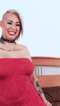 Emo milf presley follada anal por bbc