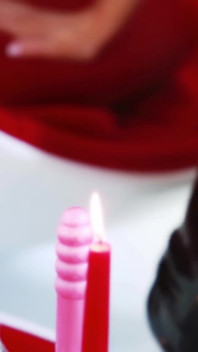Büyük memeli sarışın porno yıldızı orta yaşlı seksi kadın için dildo ile şehvetli mastürbasyon