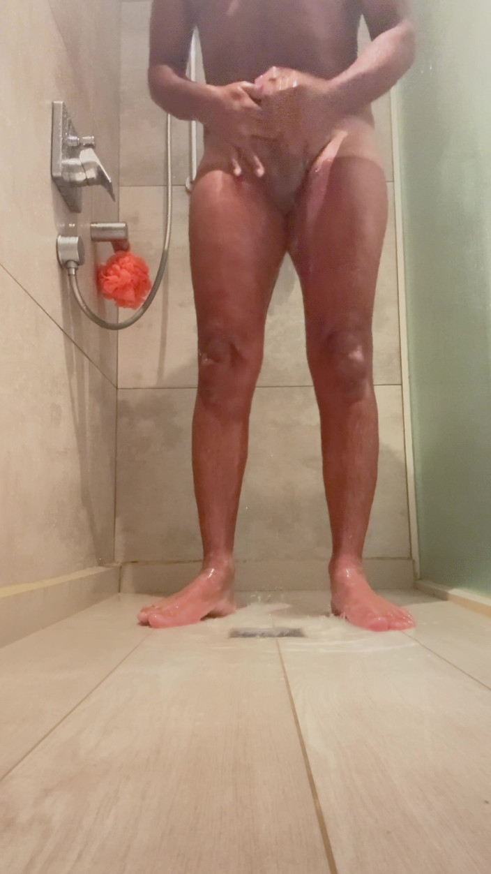 Hot dick in your ass: A Can抓住我在健身房手淫