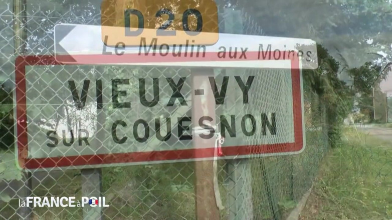 Rue Chaude: Une auto-stoppeuse dévergondée baise pour chevaucher