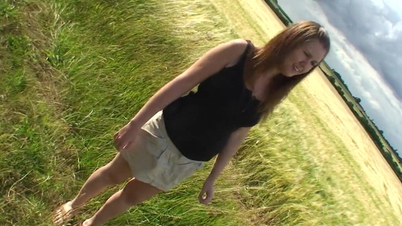Digi Creationsxxx: British slut gives BBC bj to a stranger outdoors