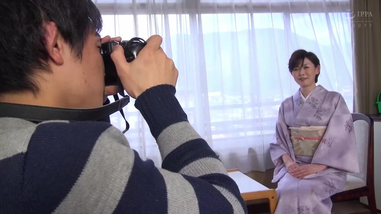 Raptor Inc: Premium Japonya: Kültürel kıyafetler giyen 12 güzel orta yaşlı seksi kadın,...