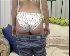 YOUR FIRST PORN: Attraktive Tina Wichst dalam Roten Socken - Tina Jerks off dalam...