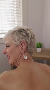 Auntjudysxxx - Ta belle-tante mature à forte poitrine Foxxxy Darlin a trouvé ta chatte de porno mature (POV)