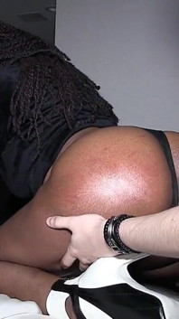 Ela adora carne branca grande