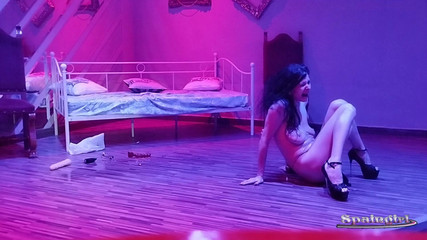 Spaingirl Natalie: та іграшковий шоу-клуб