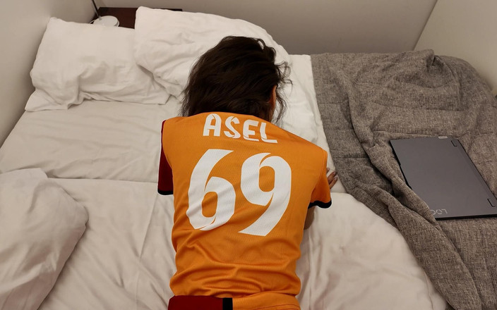 Amateur Homemade Porn: Turecká Nevlastní Fanynka Fotbalu Miluje Šukání V Dresu Galatasaray