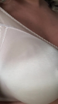 Dd Retro din anii 80 Sutien, satin, nailon, nud, fără cablu