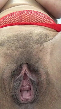 Peitos Grandes Pendurados Em Vermelho