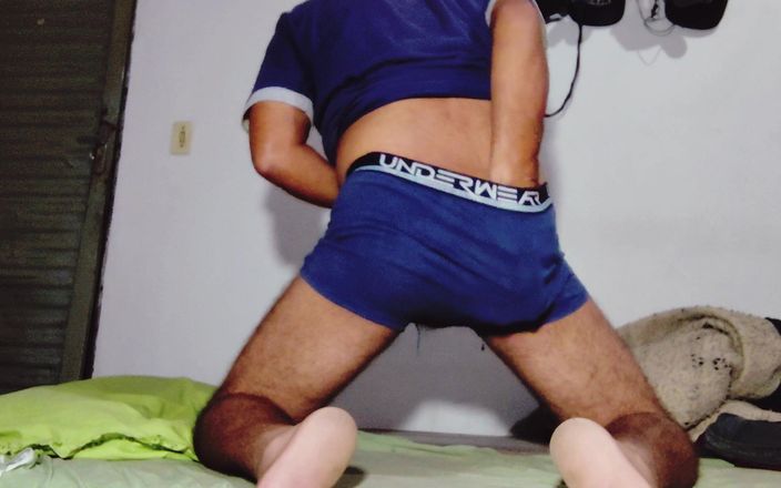 Stink HairyMale: Love Boxer Briefs, Here a Ripped One