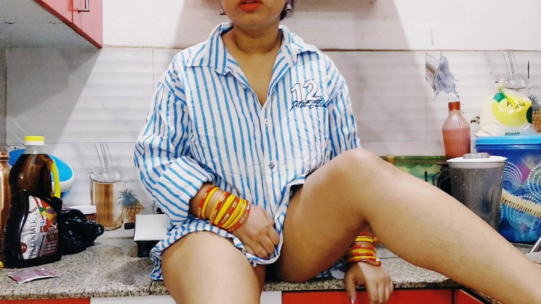 Desi Pari Bhabhi: Adik tiri India yang seksi habis-habisan sama abang tirinya di...