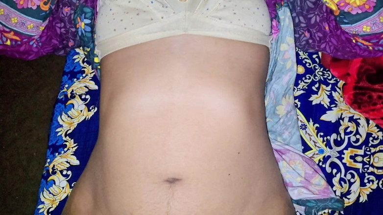 Faryal: 인도 섹시녀 따먹기