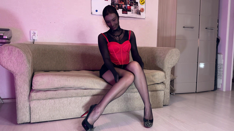Nikky B: Nylon Encasement, Masturbation and Pee